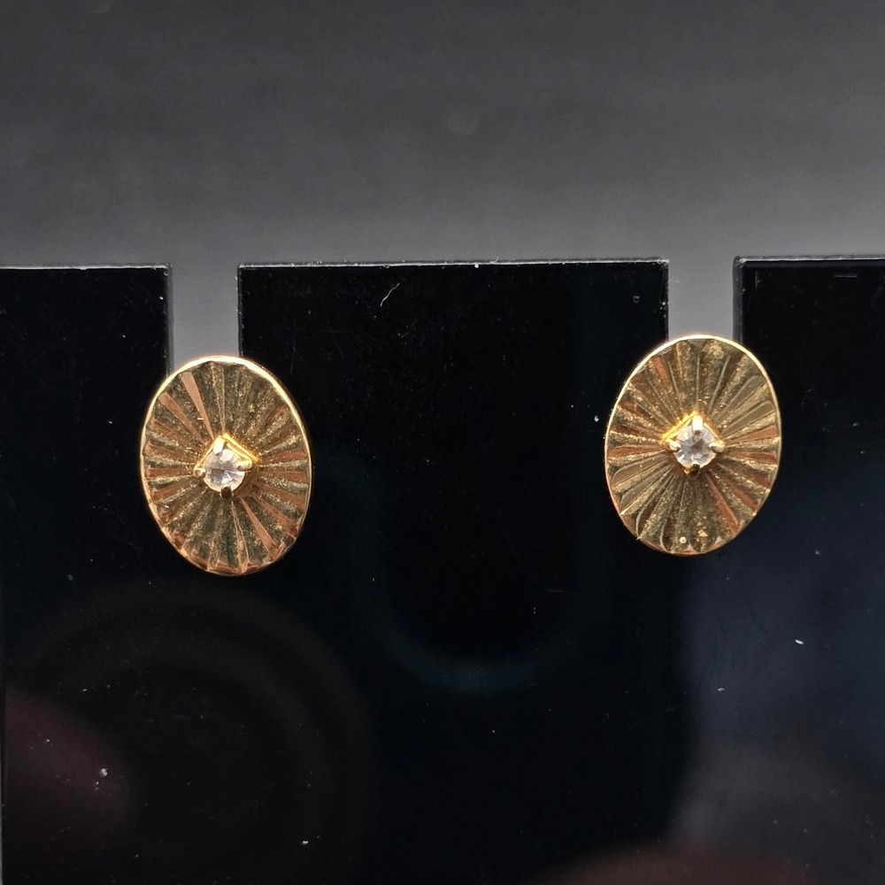 Avon 1980 Sparkling Reflections Stud Earrings Dainty Gold Tone Rhinestone Oval